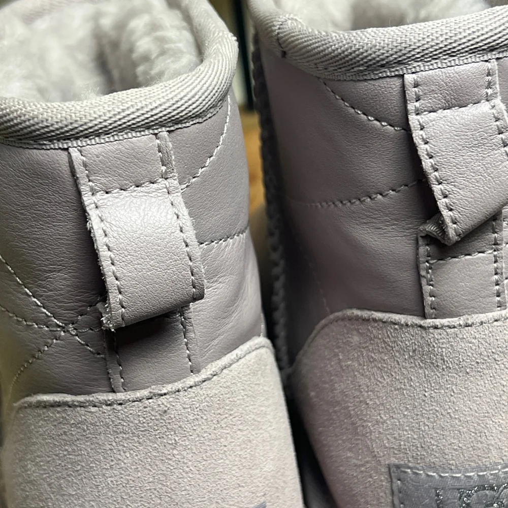 lacender purple Uggs Classic mini pearlizes boot - Picture 12 of 13